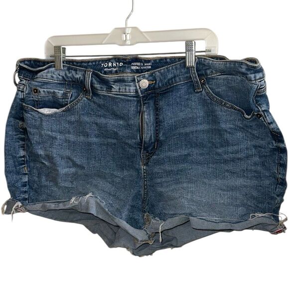 Torrid perfect 5 inch short vintage stretch blue denim summer shorts size 20 - Picture 1 of 7